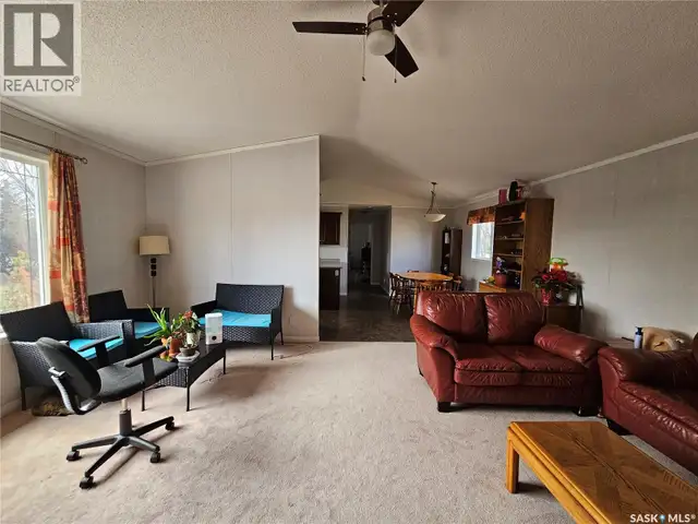 10 Four Seasons Trailer COURT Shaunavon, Saskatchewan in Houses for Sale in Swift Current - Image 6