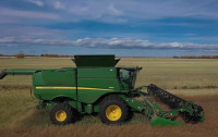 2013 John Deere S680 Combines