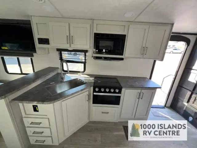 2025 Keystone RV Cougar Half-Ton 22RBS in Travel Trailers & Campers in Kingston - Image 8