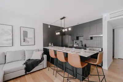 Loft entièrement meublé à louer Saint-Jean-Baptiste juillet 2025