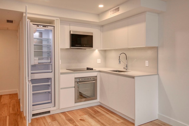 3460 Peel Street 3460 Peel Street — photo 3