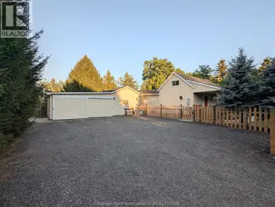 3 BED | 1 BATH | 1.3 ACRES | DETACHED OFFICE/BUNKIE | 2 CAR GARAGE | POWERED WORKSHOP | NEW SEPTIC B...