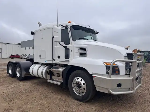 2023 Mack Anthem 64T 48 mDRIVE S40 in Heavy Trucks in Regina - Image 8