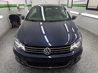 HARDTOP CONVERTIBLE - LOW MILEAGE We have a 2013 Volkswagen EOS Comfortline! This sporty convertible... (image 1)