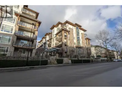 Discover this luminous top-floor 2 bed, 2 bath residence at Orchid Riverside by Quantum Properties-p...