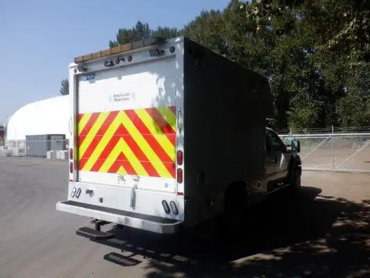 2012 Ford F-550 4x4 Crew Cab Service Truck with Shelving in Heavy Trucks in Edmonton - Image 11