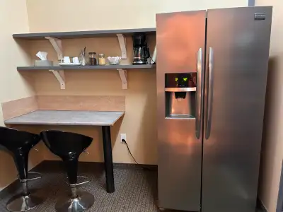Fully furnished one extra large bedroom with Den, jettub, views