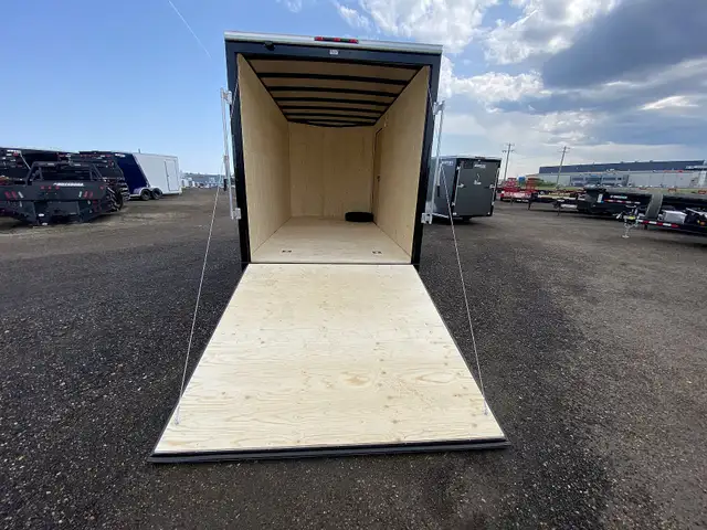 2026 Royal Cargo LCHT35-716V-86 Enclosed Cargo Trailer in Cargo & Utility Trailers in Edmonton - Image 12