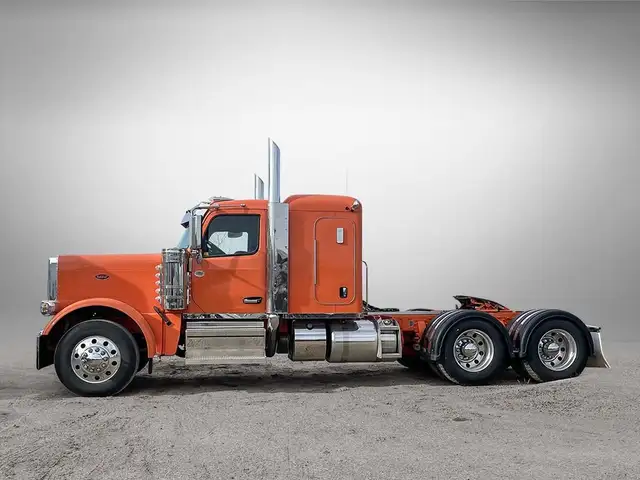 2025 PETERBILT 589 in Heavy Trucks in Saskatoon - Image 4