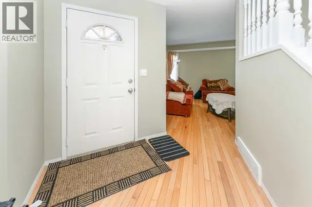 63 Hawkmount Green NW Calgary, Alberta in Houses for Sale in Calgary - Image 3