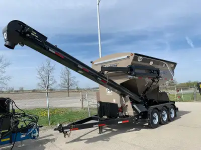 2024 J & M LC 390 SEED TENDER STOCK# A059864 390 SEED UNITS CAPACITY (390 CUBIC FEET) 8 INCH DIAMETE...