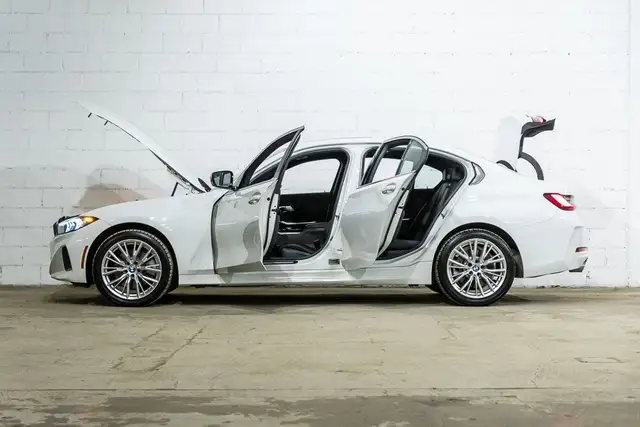 2023 BMW 3 Series 330i xDrive | Groupe Premium | Volant in Cars & Trucks in City of Montréal - Image 7