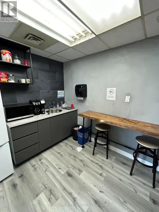 156 NEWBOLD COURT London South (South Z), Ontario in Commercial & Office Space for Rent in London - Image 4