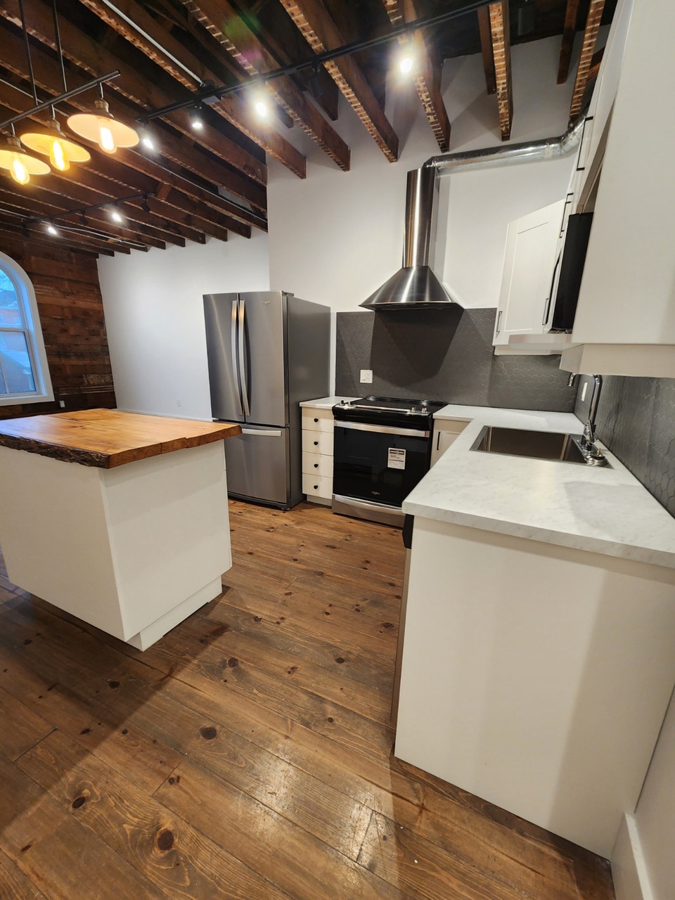 1 Bedroom Plus Den Loft - Bracebridge 1