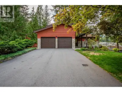Idyllic Country Living in South Castlegar! Embrace the charm of country living while enjoying the co...