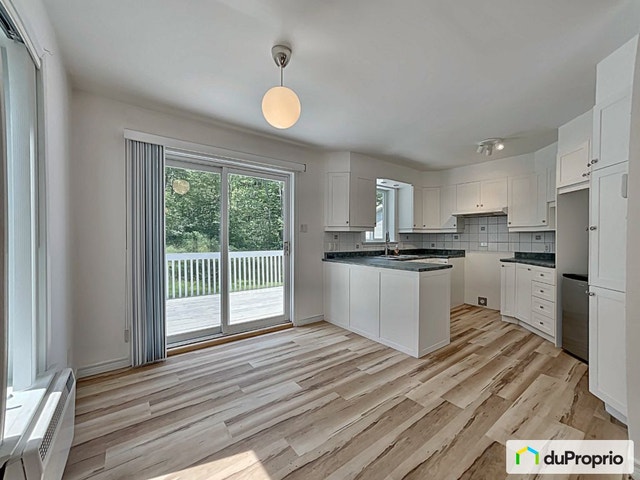 $435,000 - Raised Bungalow for sale in Sutton — photo 2
