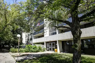 Oshawa 1 Bedroom Apartment for Rent - 666 King Street, East