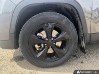 2021 Jeep Cherokee Altitude Vehicle Highlights Keyless Entry CarPlay Heated Seats Built for versatil... (image 9)