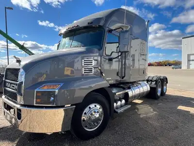 Engine - Mack MP8-505C+ 505hp Trans - Mack 12 speed mDRIVE-HD 13200 lbs Mack front axle 46000 lbs Me...