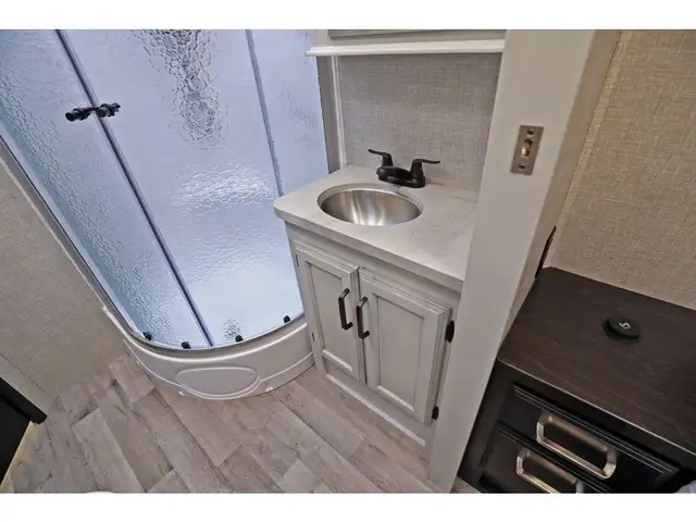 2023 Entegra Coach Odyssey 31F Bund Bed NEUF VR/RV Classe C 2023 in RVs & Motorhomes in Laval / North Shore - Image 24