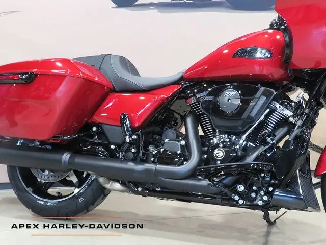 2025 Harley-Davidson FLTRX - Road Glide in Sport Touring in Cambridge - Image 6