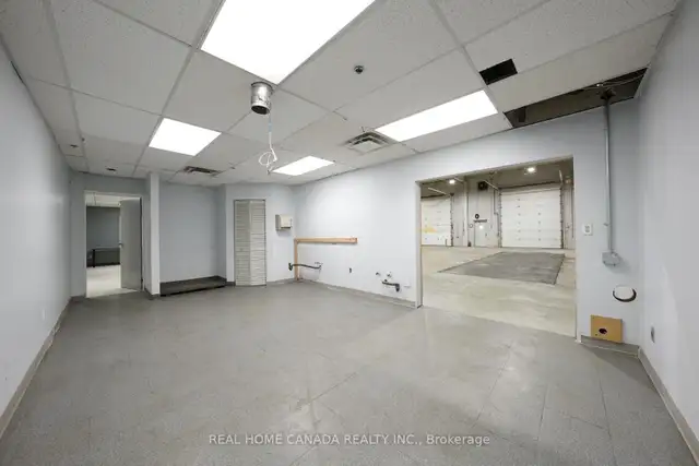 6200 Sq Ft Industrial Warehouse Space for Rent in Burlington in Commercial & Office Space for Rent in Oakville / Halton Region - Image 8