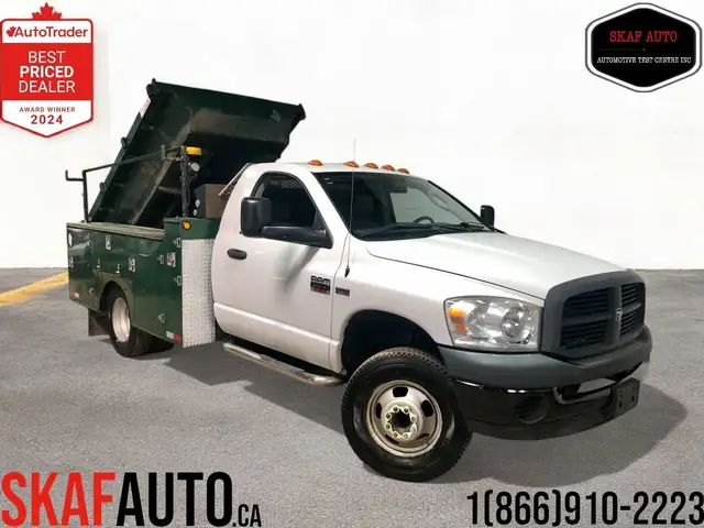 2008 Dodge Ram 3500 DUMP/SERVICE BOX! LOW KM! 5.7L HEMI! ONE OWN in Cars & Trucks in Mississauga / Peel Region - Image 2