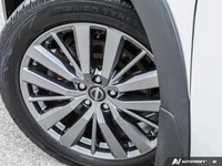 * Intelligent 4WD with a 7-position Drive and Terrain Mode Selector for modes like Standard, Sport,... (image 8)