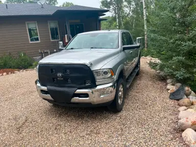 Older gentleman owned diesel-been in the family since purchasing new in 2017. Def system and air rid...