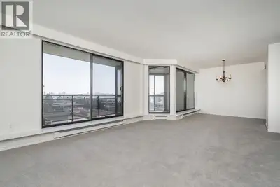Stunning east-facing views! This bright 2 bed, 2 bath corner home has floor-to-ceiling windows and a...