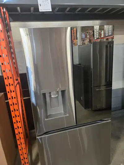 This LG Smart Mirror InstaView Counter-Depth MAX French door refrigerator delivers an ultra-large ca...