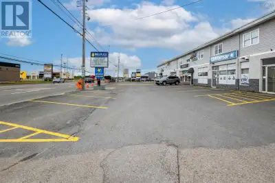 This highly visible popular plaza is located on 1.73 acres in one of the highest traffic volume stre...