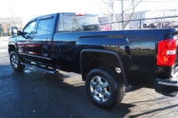 2019 GMC Sierra 2500HD SLT Crew LWB 4x4 6.0 lt V8 Power Heated Leather Seats Navigation Back Up Came... (image 3)