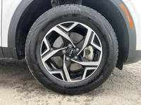 LX | AWD | FUEL EFFICIENT This 2023 Kia Sportage LX AWD is a compact SUV that brings together stylis... (image 9)
