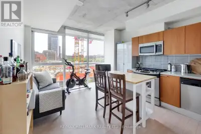 Stylish soft loft living in one of Toronto's most connected neighbourhoods. Welcome to this beautifu...