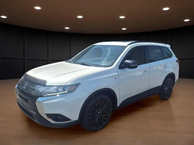 2020 Mitsubishi Outlander Limited Edition PRICED TO MOVE! BAC...