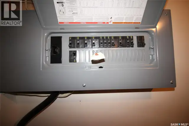 513-515 2nd AVENUE S Simmie, Saskatchewan in Houses for Sale in Swift Current - Image 13