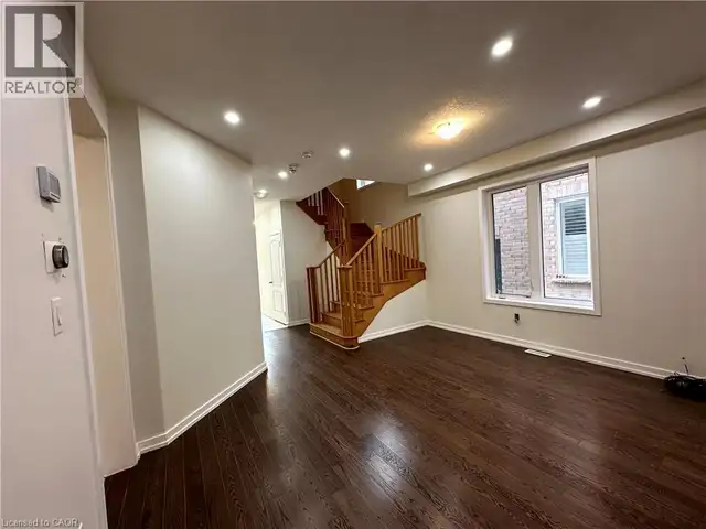 7 ABERCROMBIE Crescent Brampton, Ontario in Long Term Rentals in Mississauga / Peel Region - Image 4