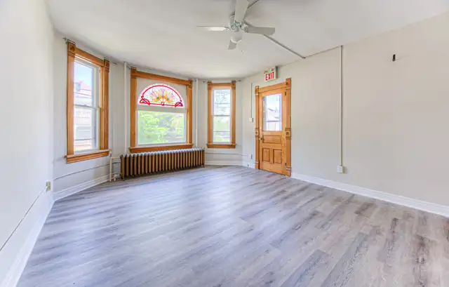 62 DORSET ST - 5 BEDROOM STUDENT UNIT AVAILABLE in Long Term Rentals in Kitchener / Waterloo - Image 5