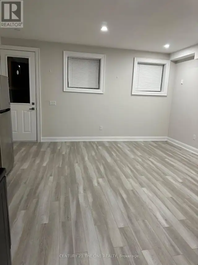 LOWER - 201A MCINTOSH STREET Toronto (Birchcliffe-Cliffside), On in Long Term Rentals in City of Toronto - Image 9