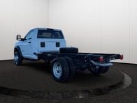 SPECIAL OFFER! This 2024 RAM 5500 REG CAB CHASSIS has the following options Cloth 40/20/40 Prem Benc... (image 3)