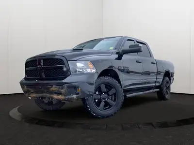 This Ram 1500 Classic has a powerful Regular Unleaded V-8 5.7 L/345 engine powering this Automatic t...