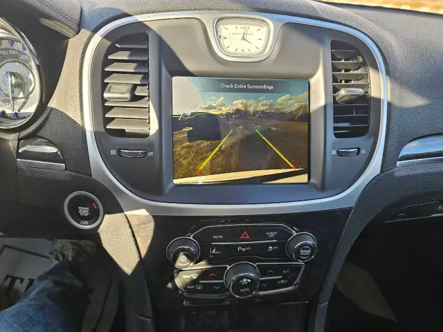 2023 Chrysler 300652756970858261213