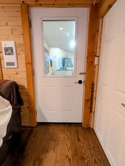 Renovated and this door no longer fits. Excellent condition, Exterior metal door. Lock and keys incl...