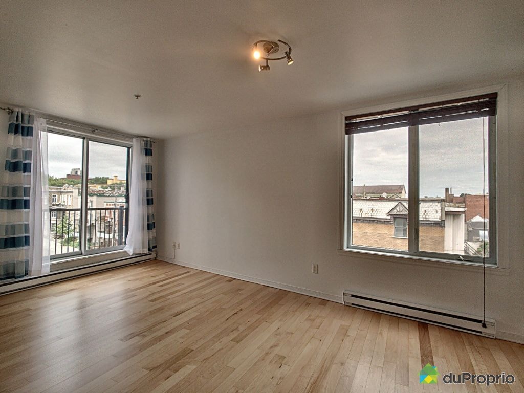 $499,500 - Condominium in Ville-Marie (downtown, old Mtl) — photo 1
