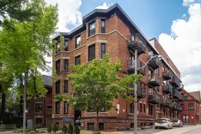 Akelius one bedroom apartment for rent. Located near College and Spadina in the Downtown West neighb...
