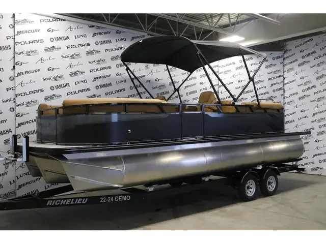 2026 Avalon VENTURE 2385 QL + YAMAHA VMAX 115 HP in Powerboats & Motorboats in Laurentides - Image 3