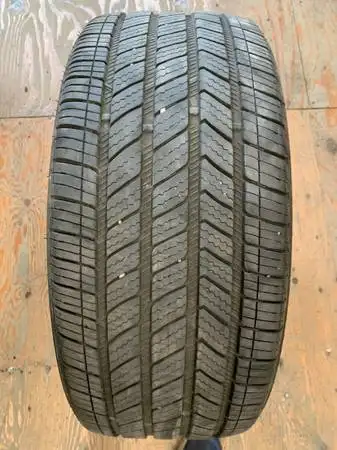 a nice all season bridgestone tire in great shape with good tread (1 TIRE ONLY) size 235 40 19 235/4...
