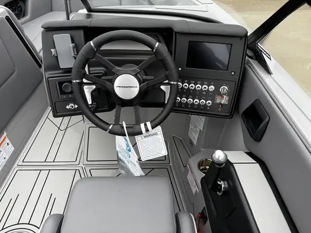 2025 Moomba Mojo in Powerboats & Motorboats in Edmonton - Image 6