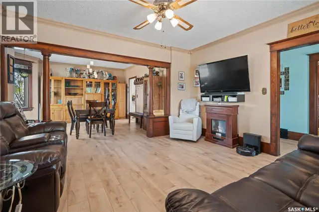 205 5th AVENUE E Gravelbourg, Saskatchewan in Houses for Sale in Moose Jaw - Image 9
